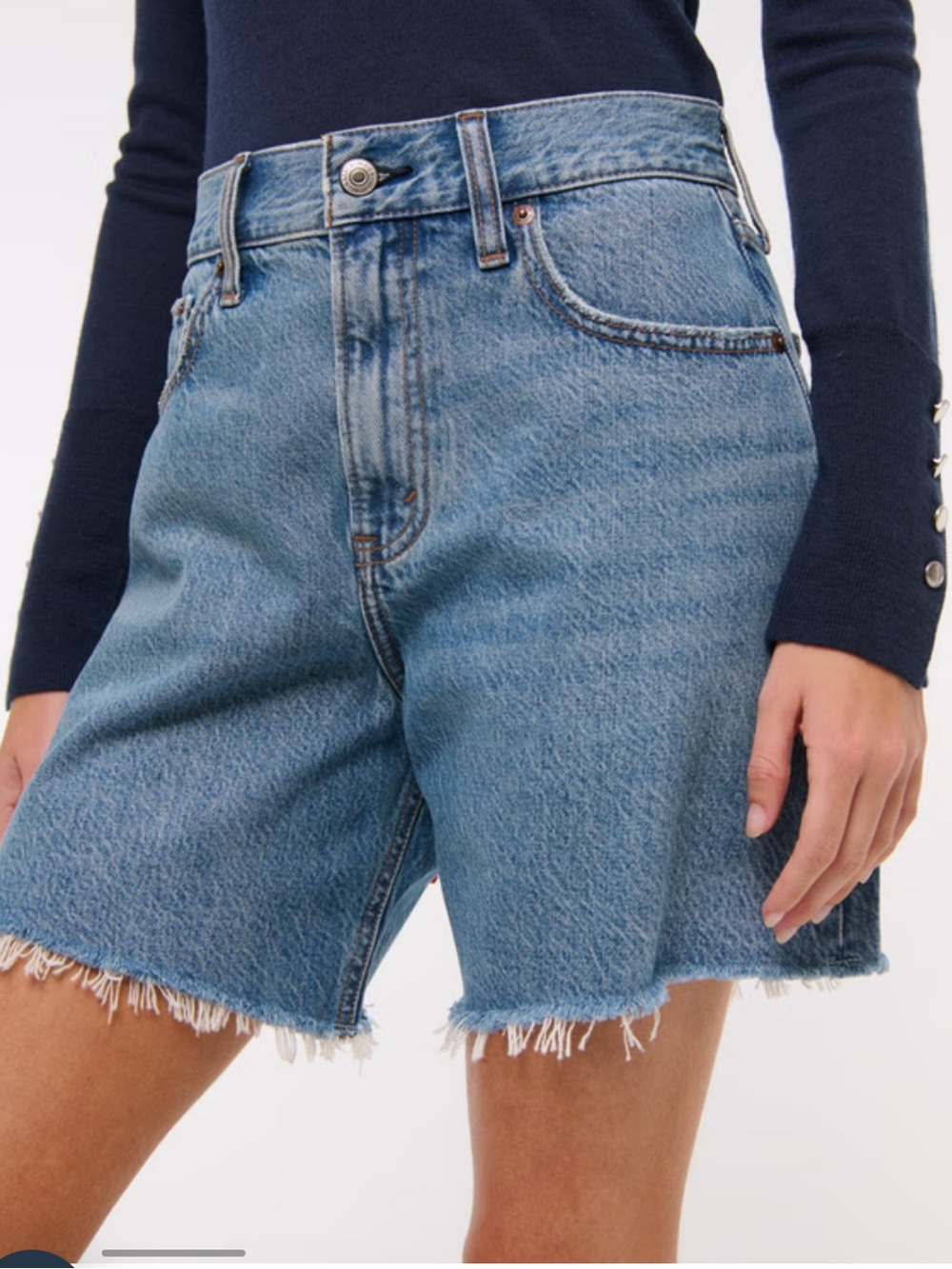 Abercrombie & Fitch High-Waist Frayed loose Hem Denim Shorts - Picture 7 of 9